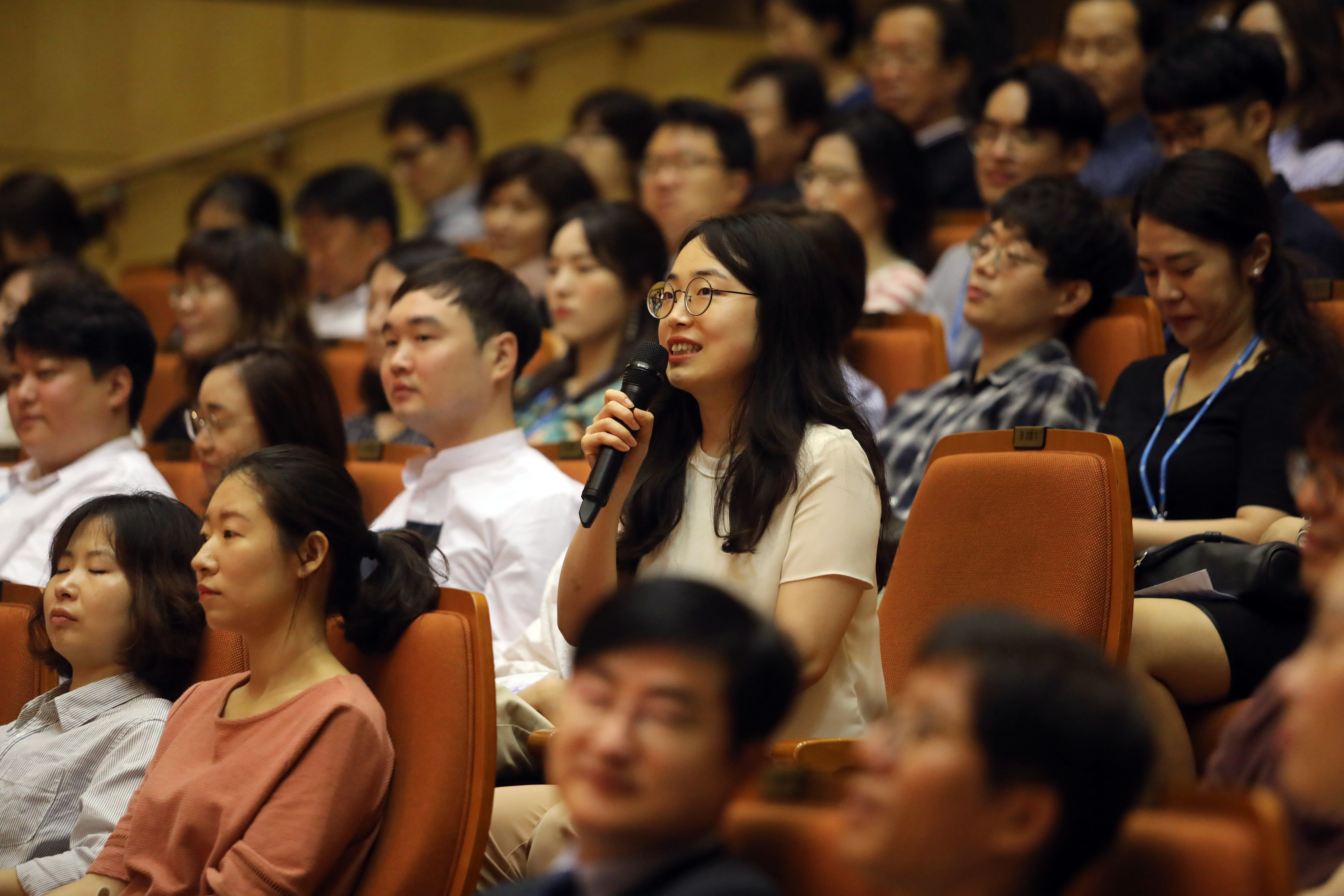  ‘기분 좋은 변화, 품격 있는 강남’을 실현 중인 강남구(구청장 정순균)는 25일 오전 강남구민회관에서 2분기 직원 정례조례를 열고 적극행정 필요성의 의미를 되새겼다. 