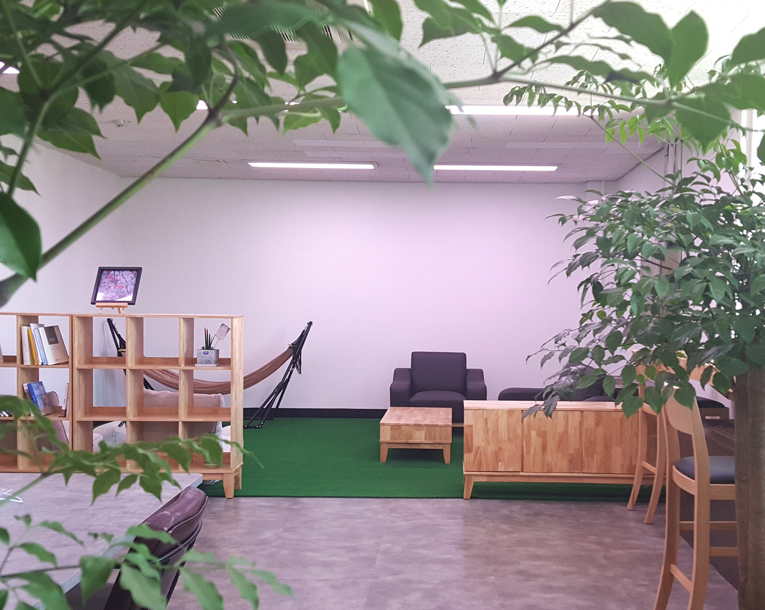 지방분권시대를 열기 위해 노력 중인 강남구(구청장 정순균)는 주요정책 개발 및 지역현안에 대한연구·조사 등을 위해 전담부서인 구정연구단을 구성·운영 중이다.