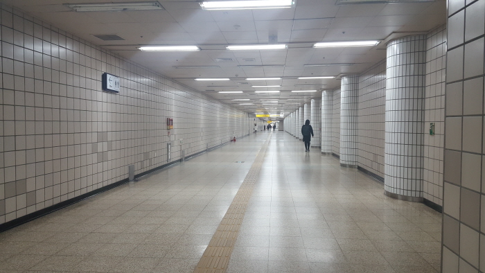 청담역 지하