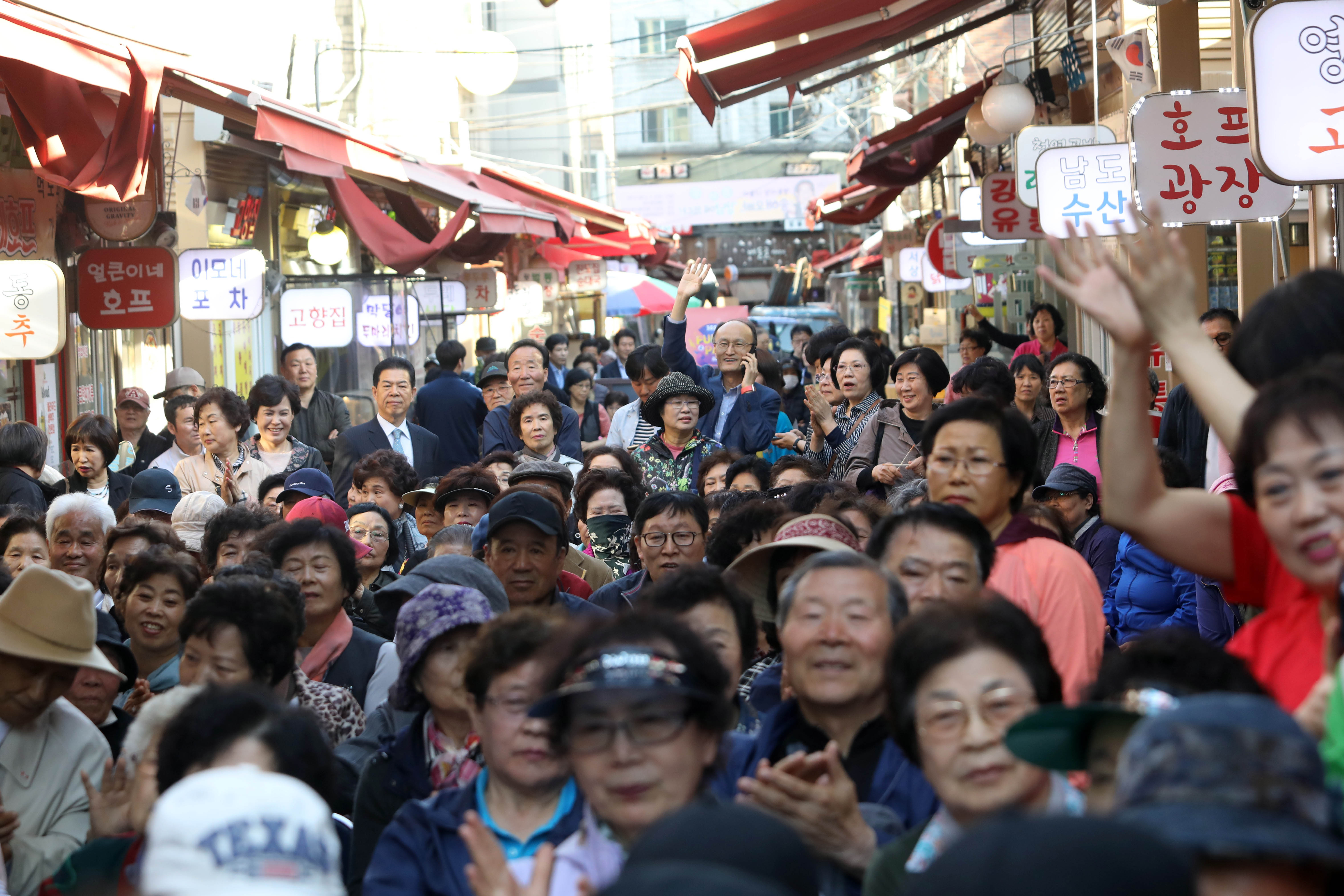 민선 7기 출범 이후 영동, 도곡시장 등 강남구의 시장들이 ‘명품전통시장’으로 탈바꿈하고 있다.