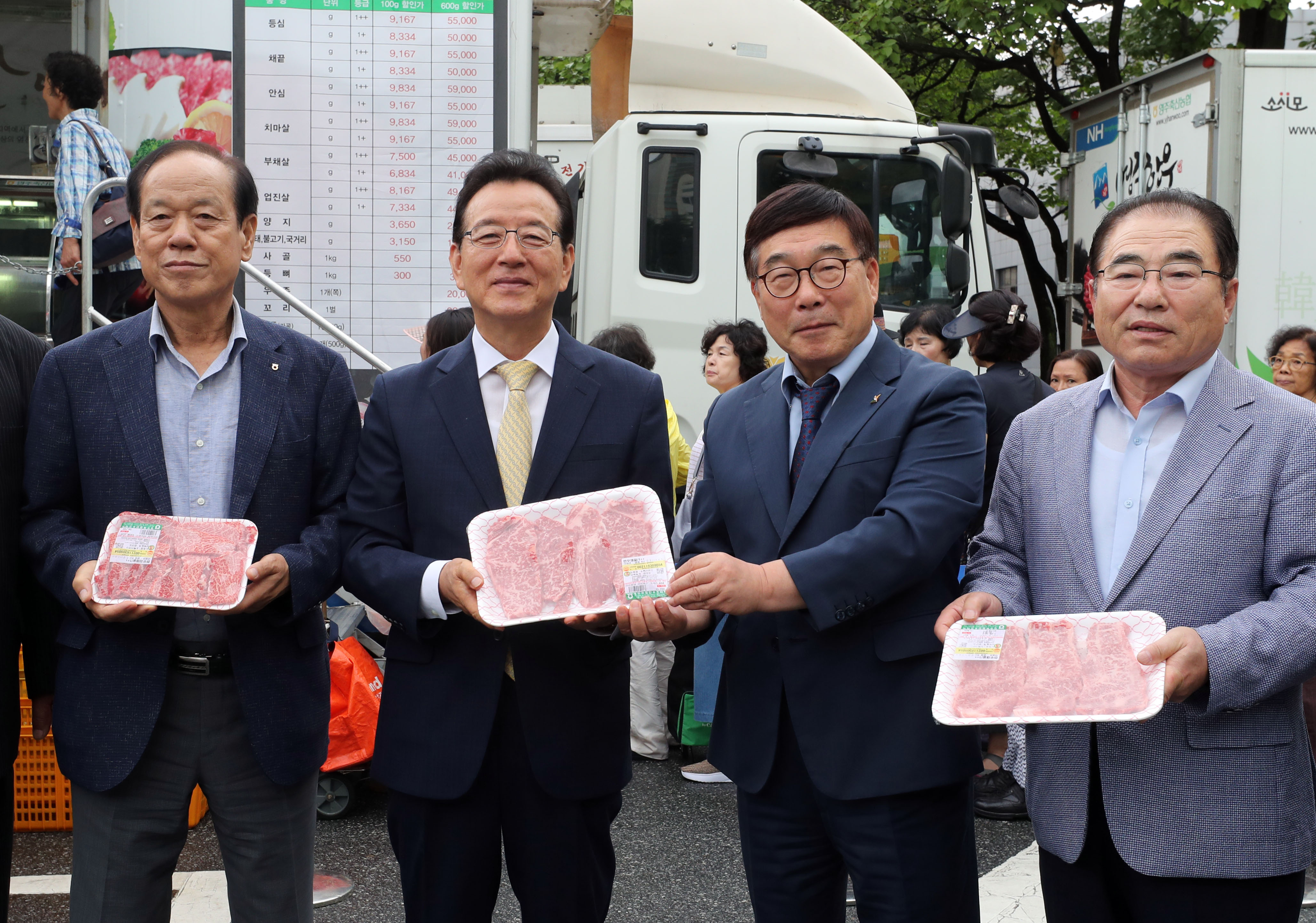 정순균 강남구청장, 강남구 추석맞이 직거래장터 방문