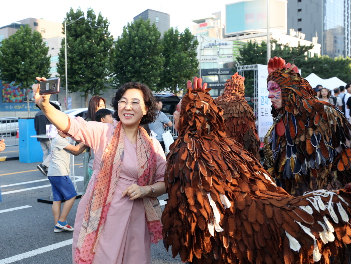차없는거리 퍼레이드