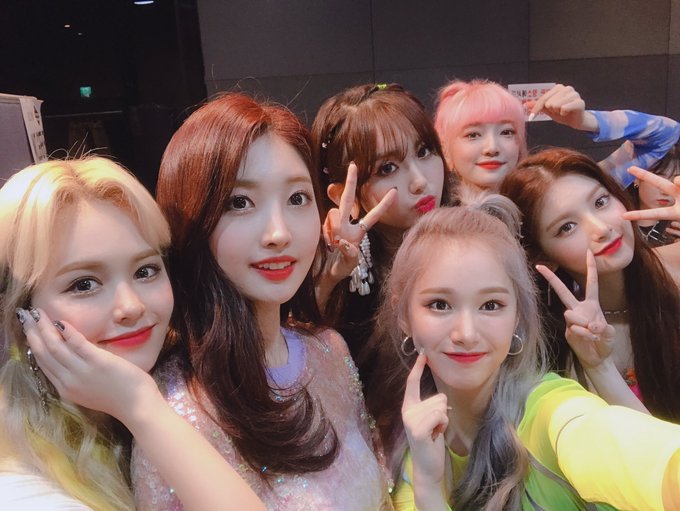 국내 아이돌그룹이 총출동하는 ‘2019 강남페스티벌 영동대로 K-POP 콘서트’가 오는 10월 5일 오후 7시 코엑스 앞 특설무대에서 열립니다! 출연하는 8팀의 아티스트 중 요즘 핫한 걸그룹‘에버글로우’를 소개합니다!