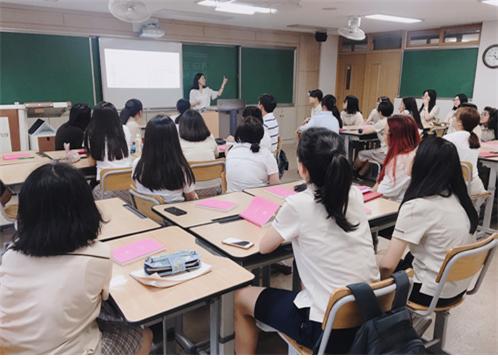 학교에서 통합독서동아리를 지원