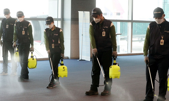 중국발 모든 입국자 건강상태 질문서 제출 필수화… 미제출, 허위작성 땐 1년 이하 징역, 1천만원 벌금