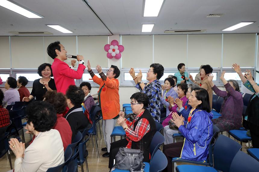 05.08 강남노인종합복지관 어버이날 행사 - 9