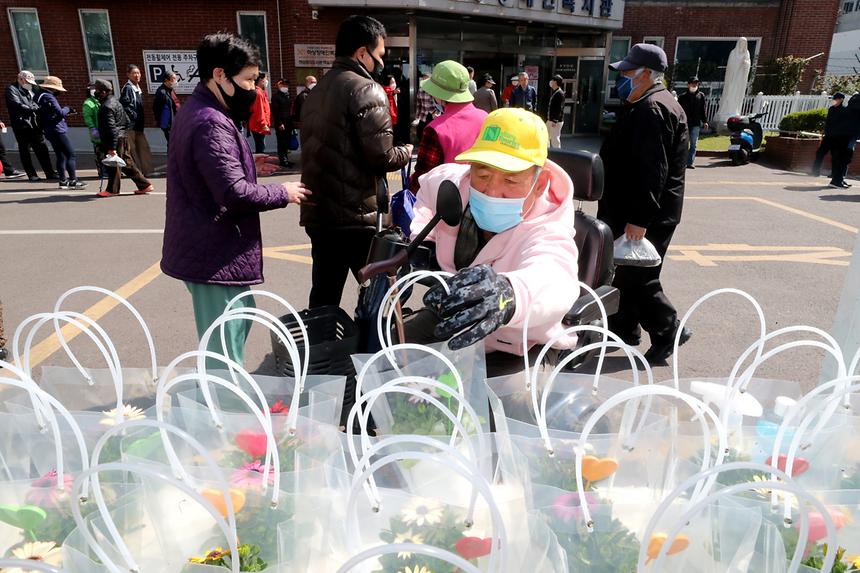 03.31 하상장애인 복지관 도시락 및 화분 배부 - 14