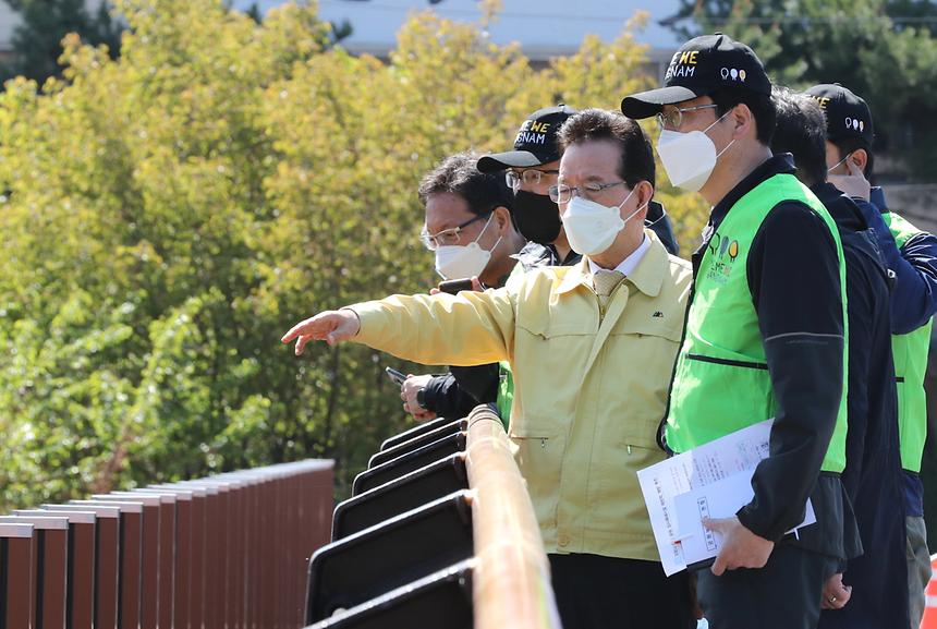 04.18 양재천 3주째 주말 전면 통제 - 4