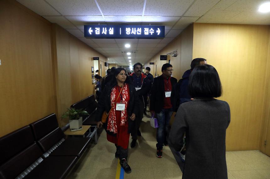 인도 공무원 보건소 방문 - 15