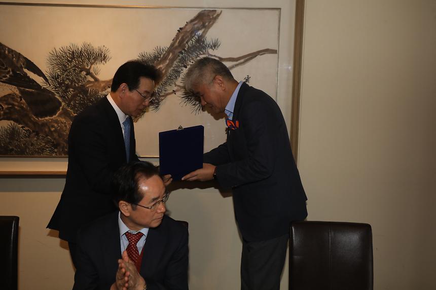 문화재단 감사패 전달실 - 6