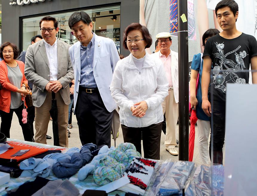 압구정 로데오길 패션마켓 - 8