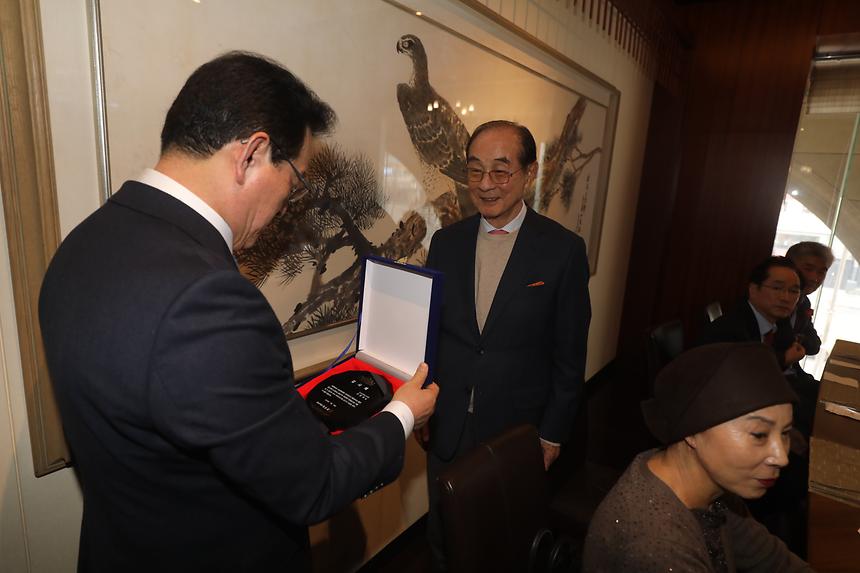 문화재단 감사패 전달실 - 1