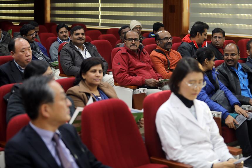 인도 공무원 보건소 방문 - 1