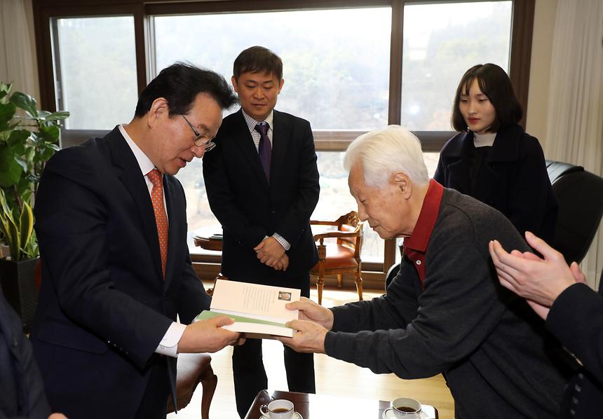 독립유공자 명패 달아드리기 - 2