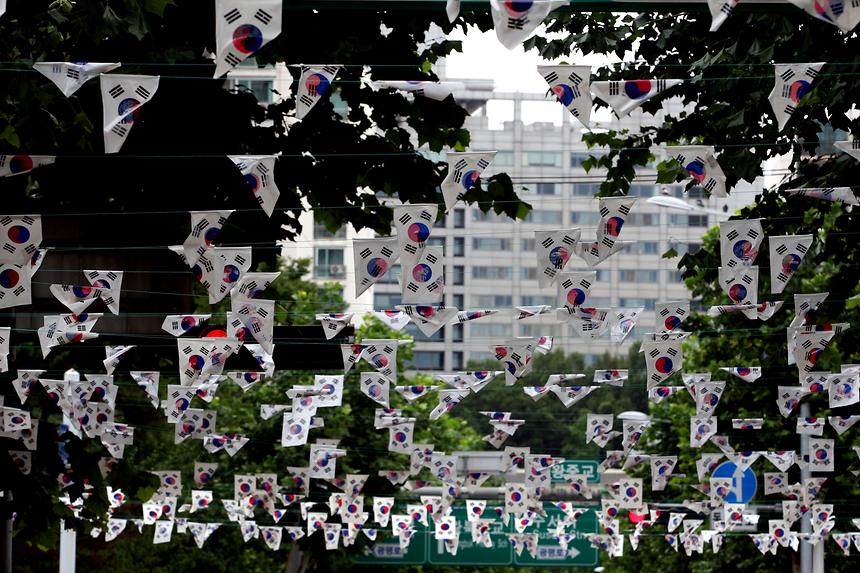 광복절 태극기 달기 - 2