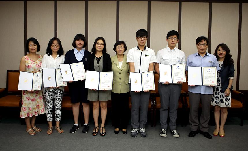 지역사회 봉사활동 우수학생 표창장 수여식 - 1