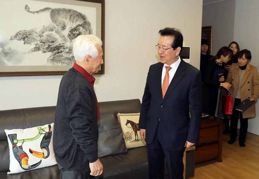 독립유공자 명패 달아드리기 - 1