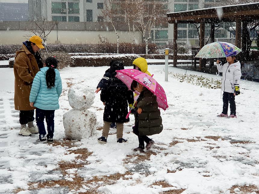 어린이집 옥상 눈싸움 - 3