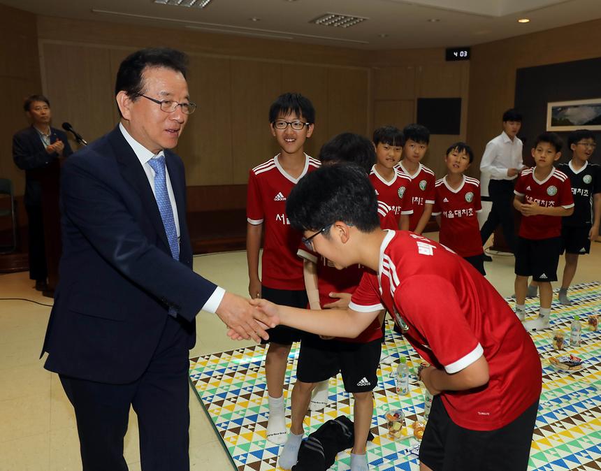 강남구청장배 소년축구대회 우승학교 간담회 - 1