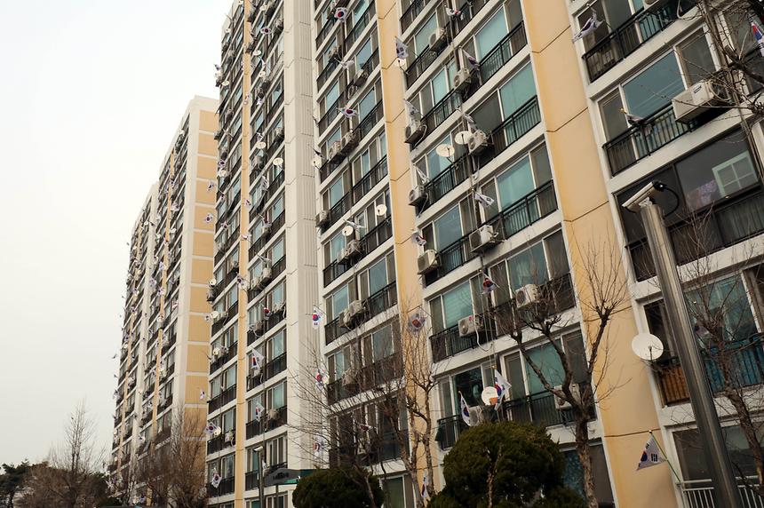 일원동 아파트 태극기 - 12