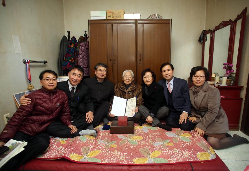 한정자할머니 표창장 수여식 - 1
