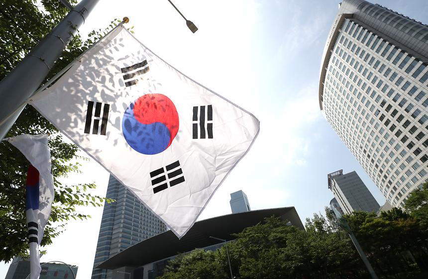제헌절 태극기 게양 - 2