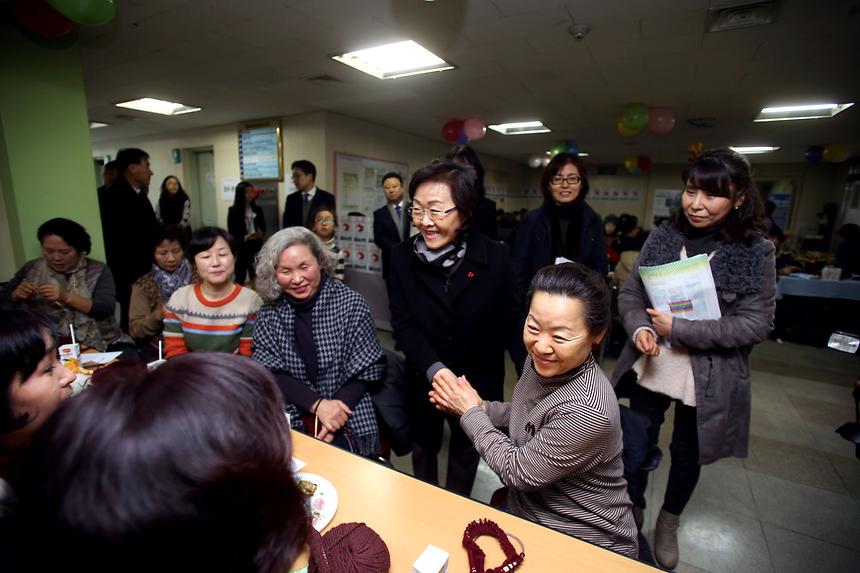 홀몸어르신돕기 모자 뜨기 - 4