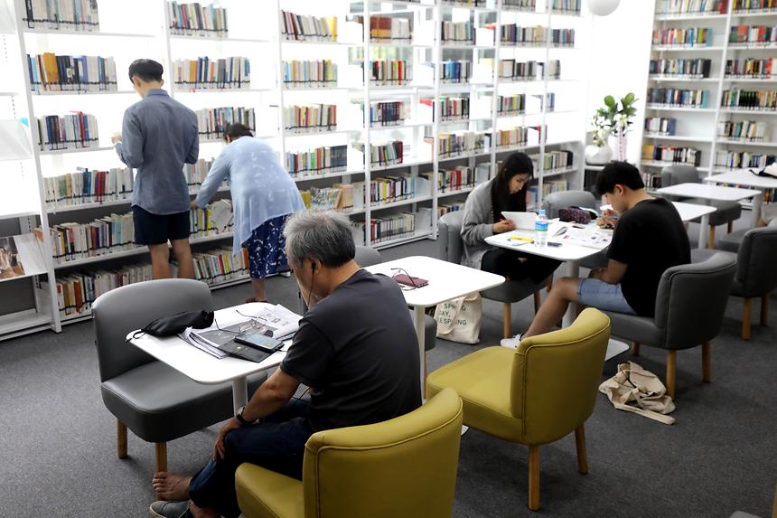 강남구립 열린도서관 - 1