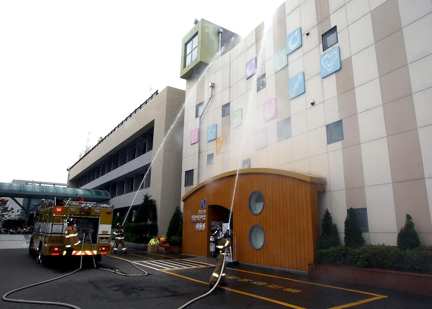 강남구청 직장 어린이집 화재대피 훈련 - 9