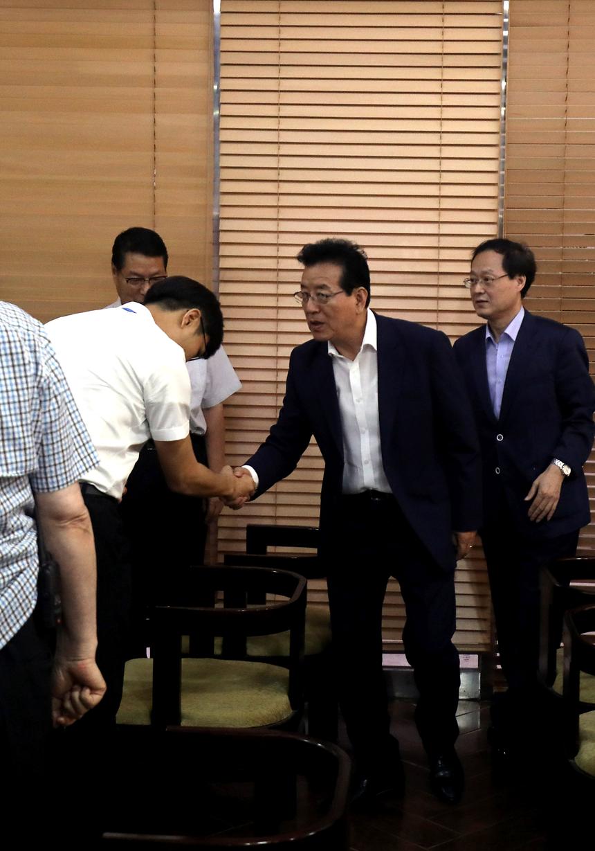 청원경찰 식사 - 1