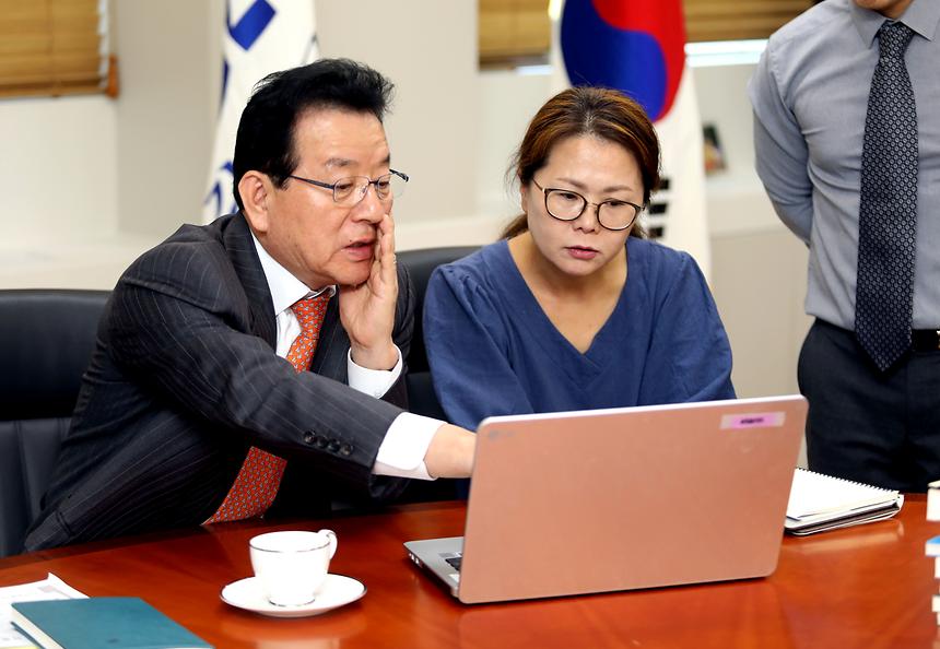 내일 신문 인터뷰 - 2