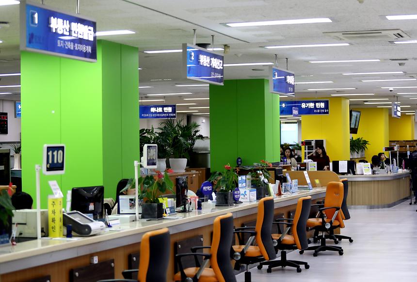 강남구청 본관  - 1