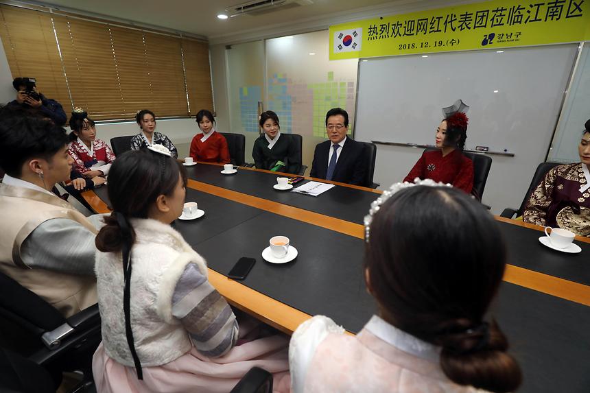 중국 왕홍들의 강남구 방문 - 4