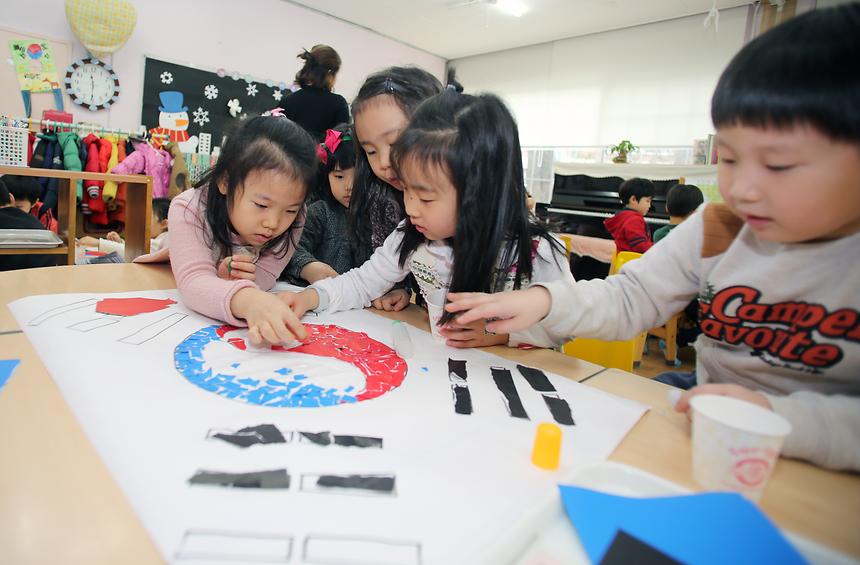 유치원생 태극기 달기 운동 교육현장 - 6