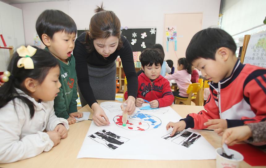 유치원생 태극기 달기 운동 교육현장 - 5