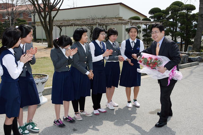 논산 연무여자중학교 도서기증식 - 3