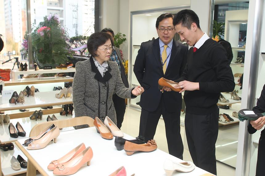 이에프시 매장이전오픈 방문 - 1