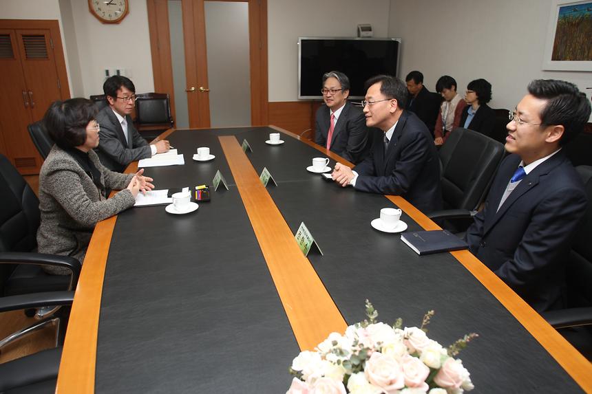 신한은행 후원금 전달식 - 3