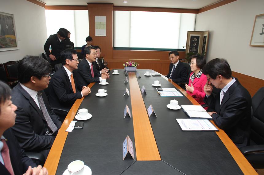 강남구 국민은행 간 행복한 나눔이웃 복지결연 협약식 - 5