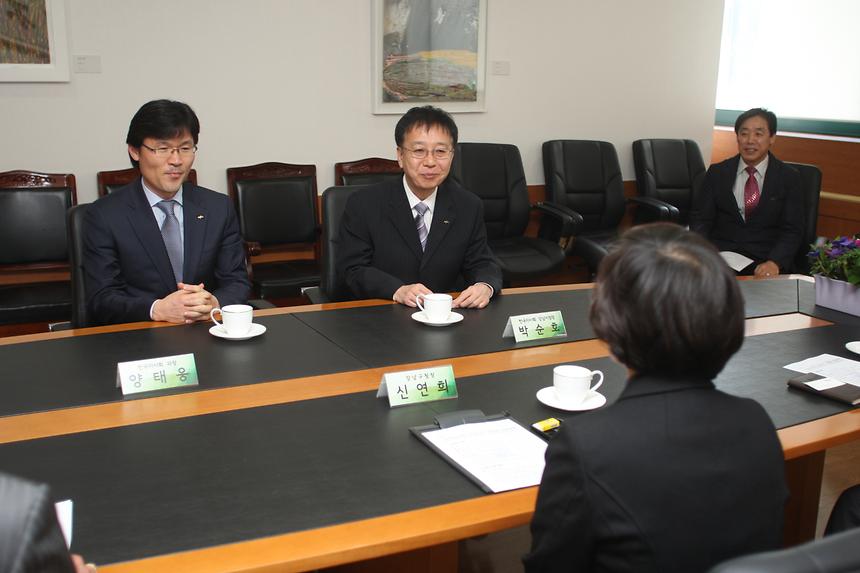 한국마사회 강남지사 후원금전달 - 1