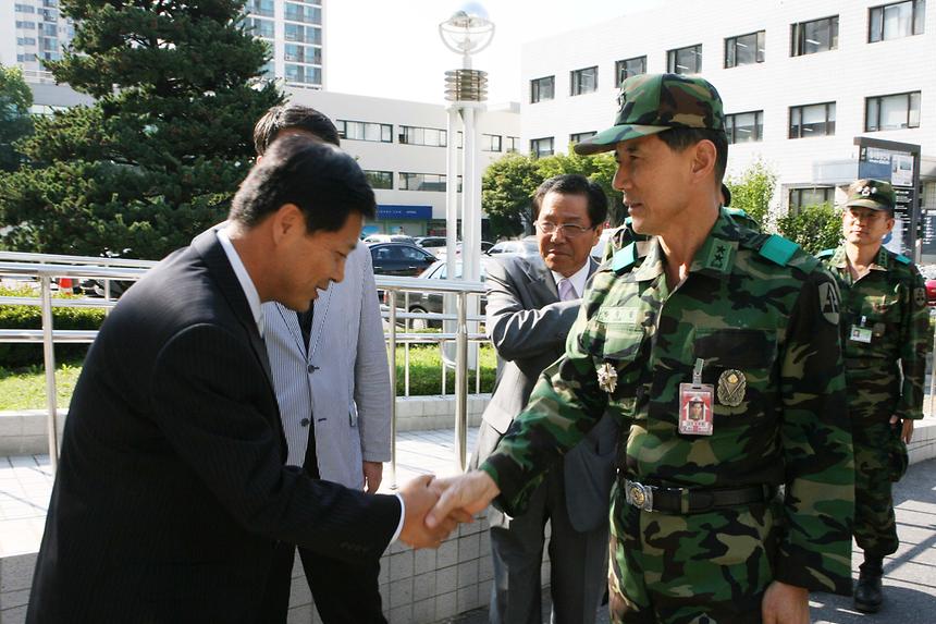52사단장 강남구청 방문 - 1