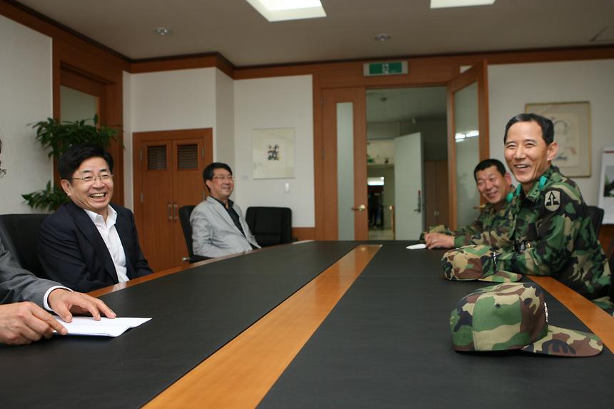 52사단장 강남구청 방문 - 3
