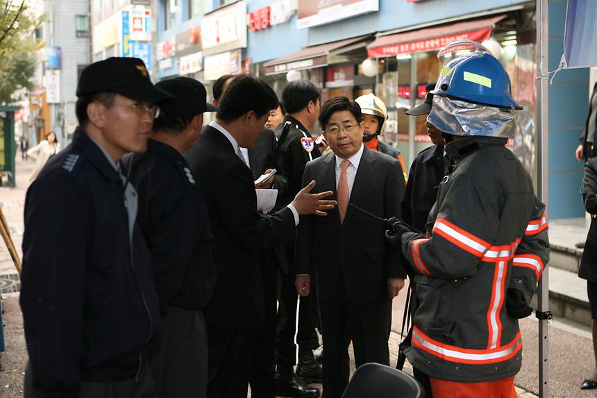 구나산 백화점 철거현장 붕괴사고  - 8