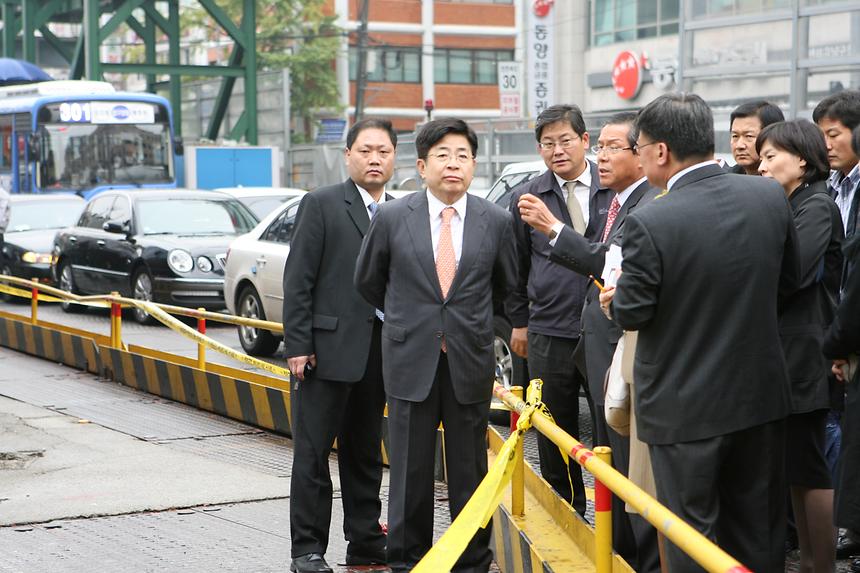 구나산 백화점 철거현장 붕괴사고  - 2