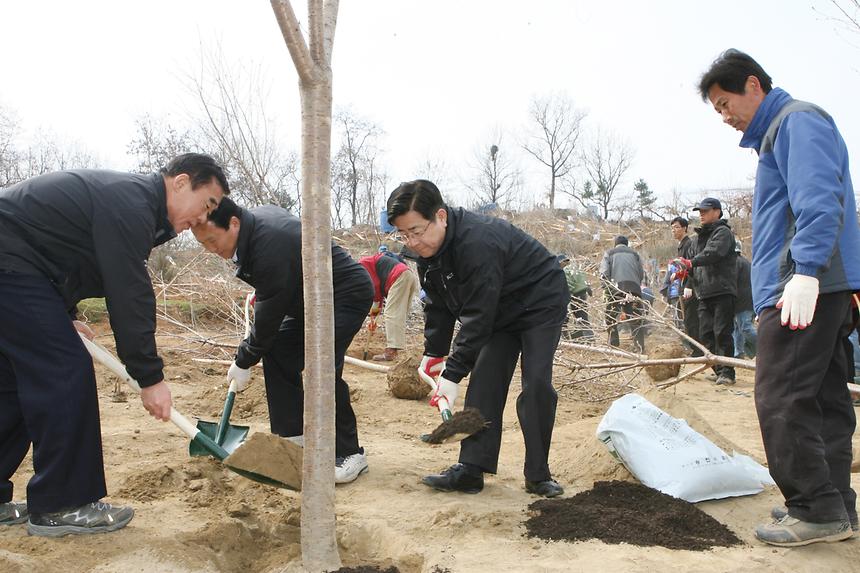 식목일 나무심기 행사 - 3