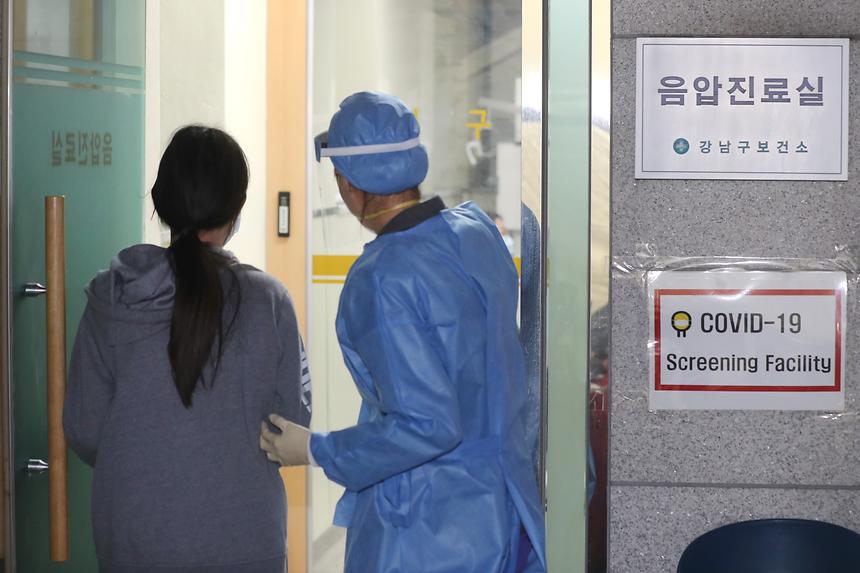 강남구보건소 해외입국자 특별수송 - 12