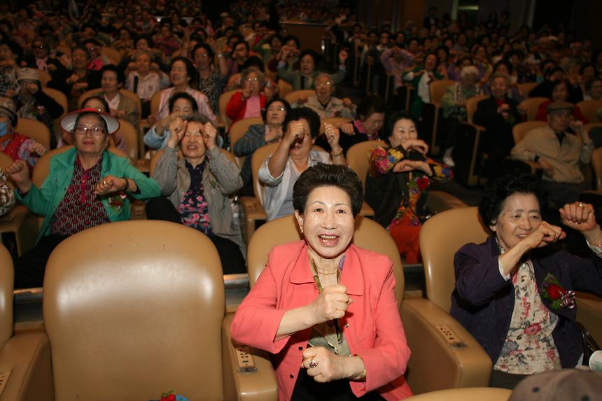 어버이날 기념행사 사랑해효 함께해효 - 2