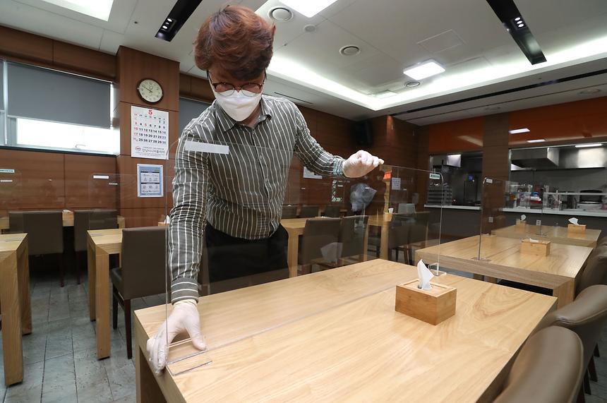 어르신 요양시설 가림막 설치  - 4