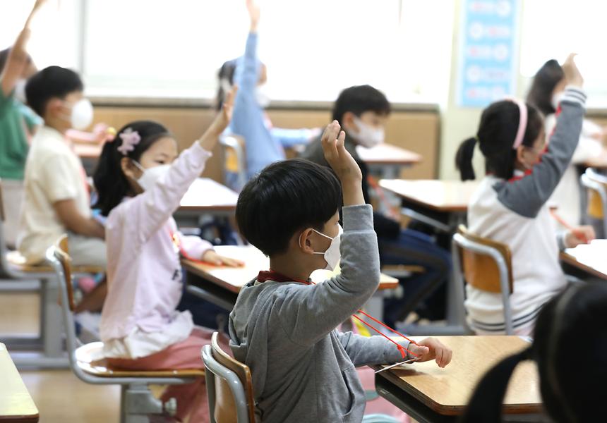 정순균 구청장, 초등생 등교 첫 날 학교 방문  - 11