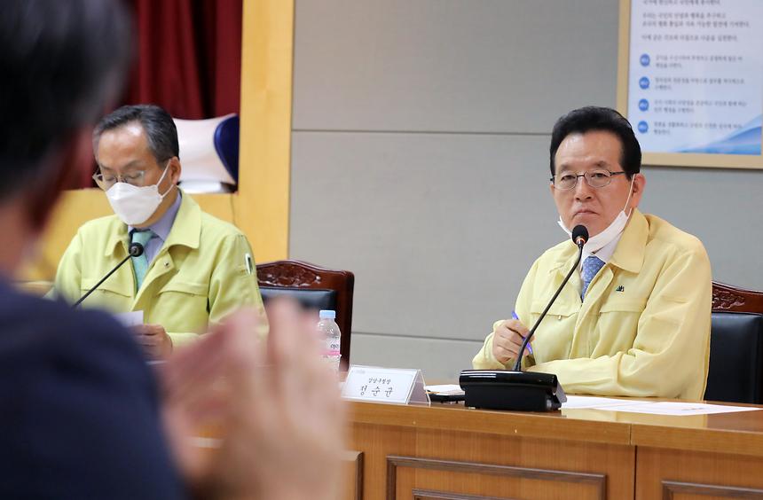 코로나19 조기 극복 위한 외식업 대표 간담회 - 6